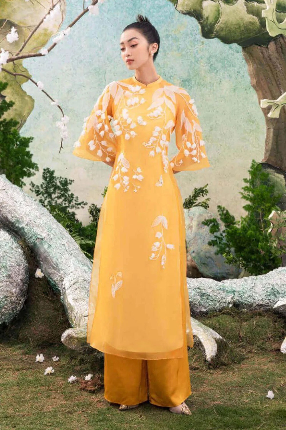 Debra White Floral Ao Dai