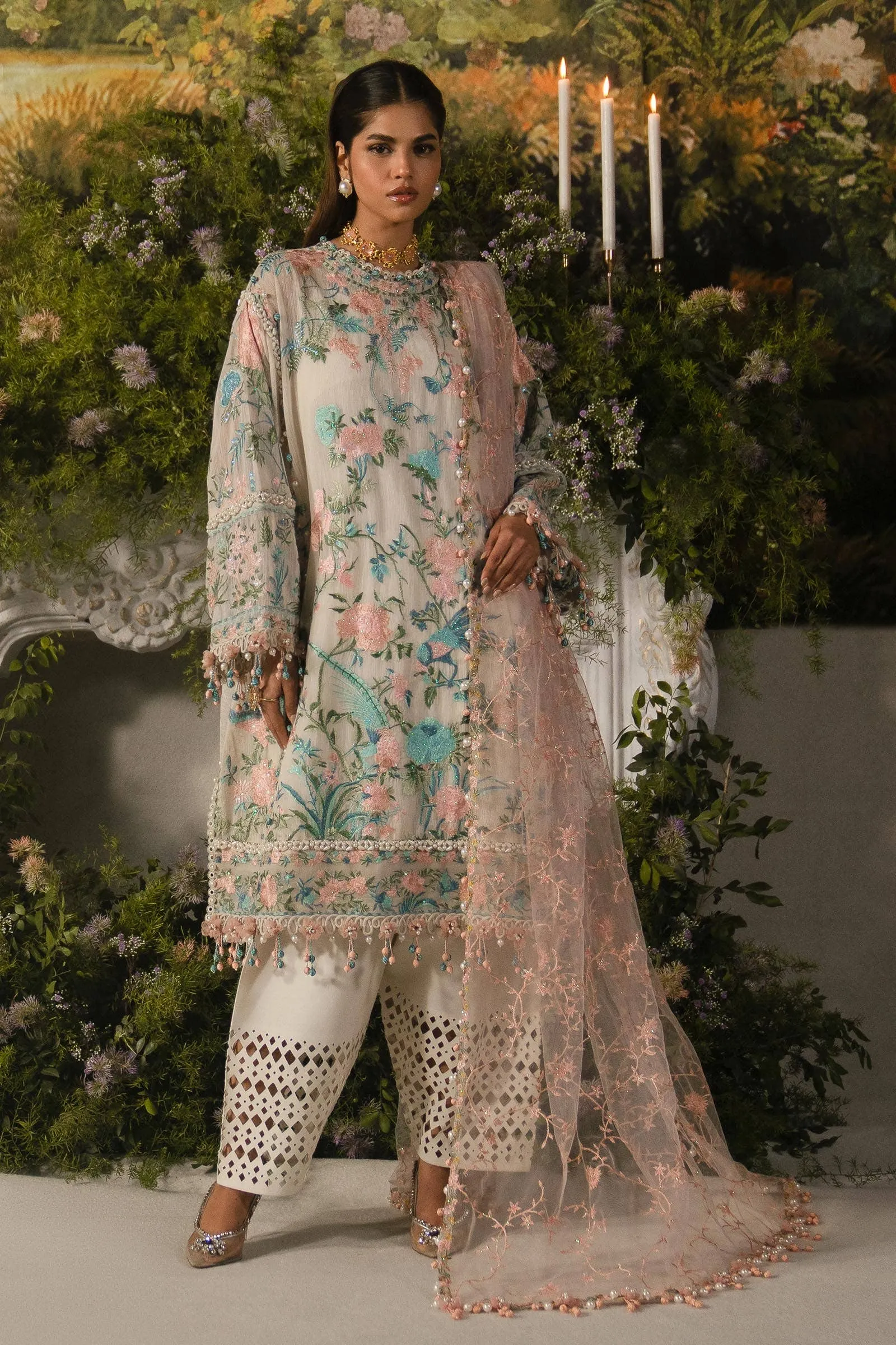 Sana Safinaz Luxury Lawn Collection 2024 – L241-009B-3CT