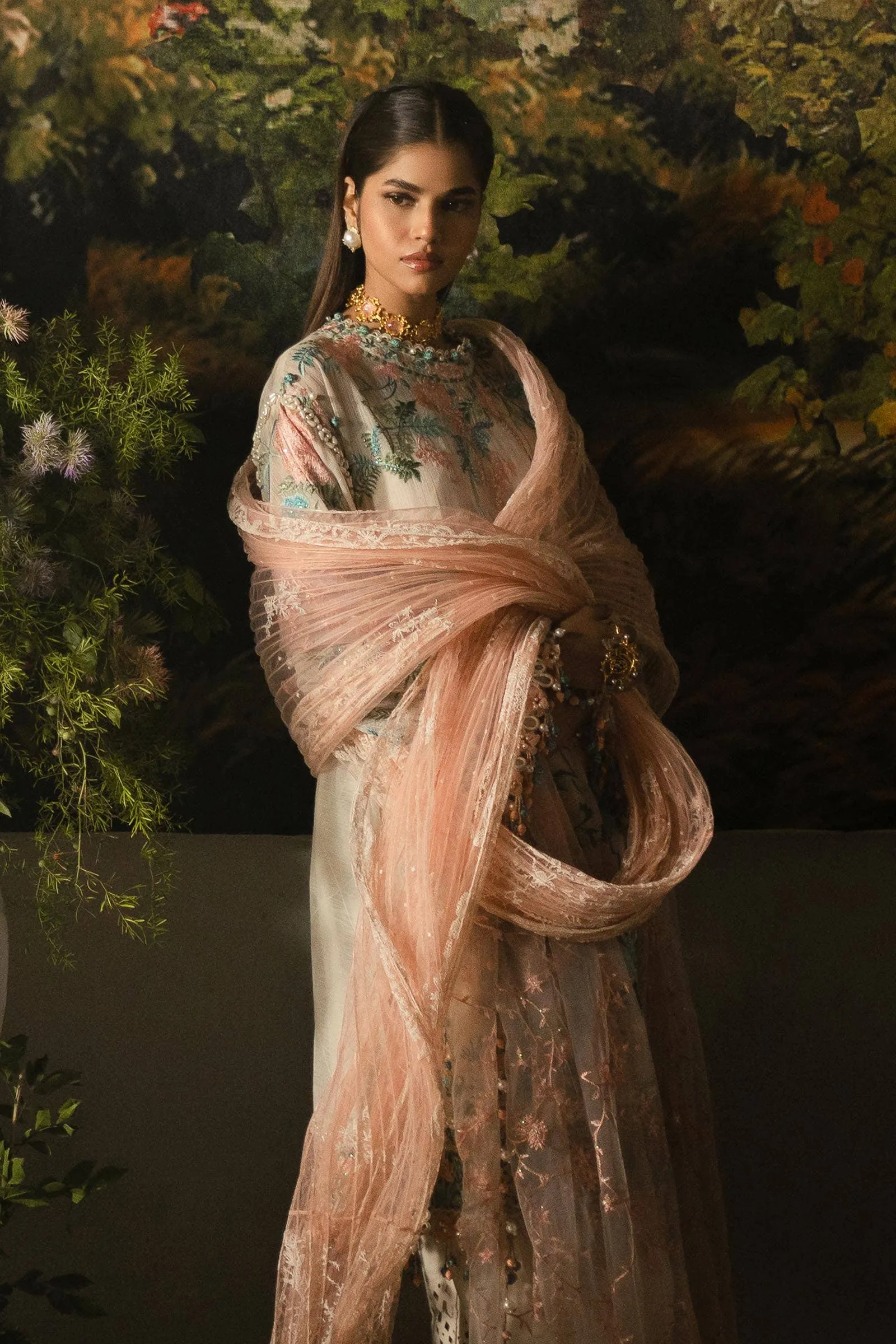 Sana Safinaz Luxury Lawn Collection 2024 – L241-009B-3CT