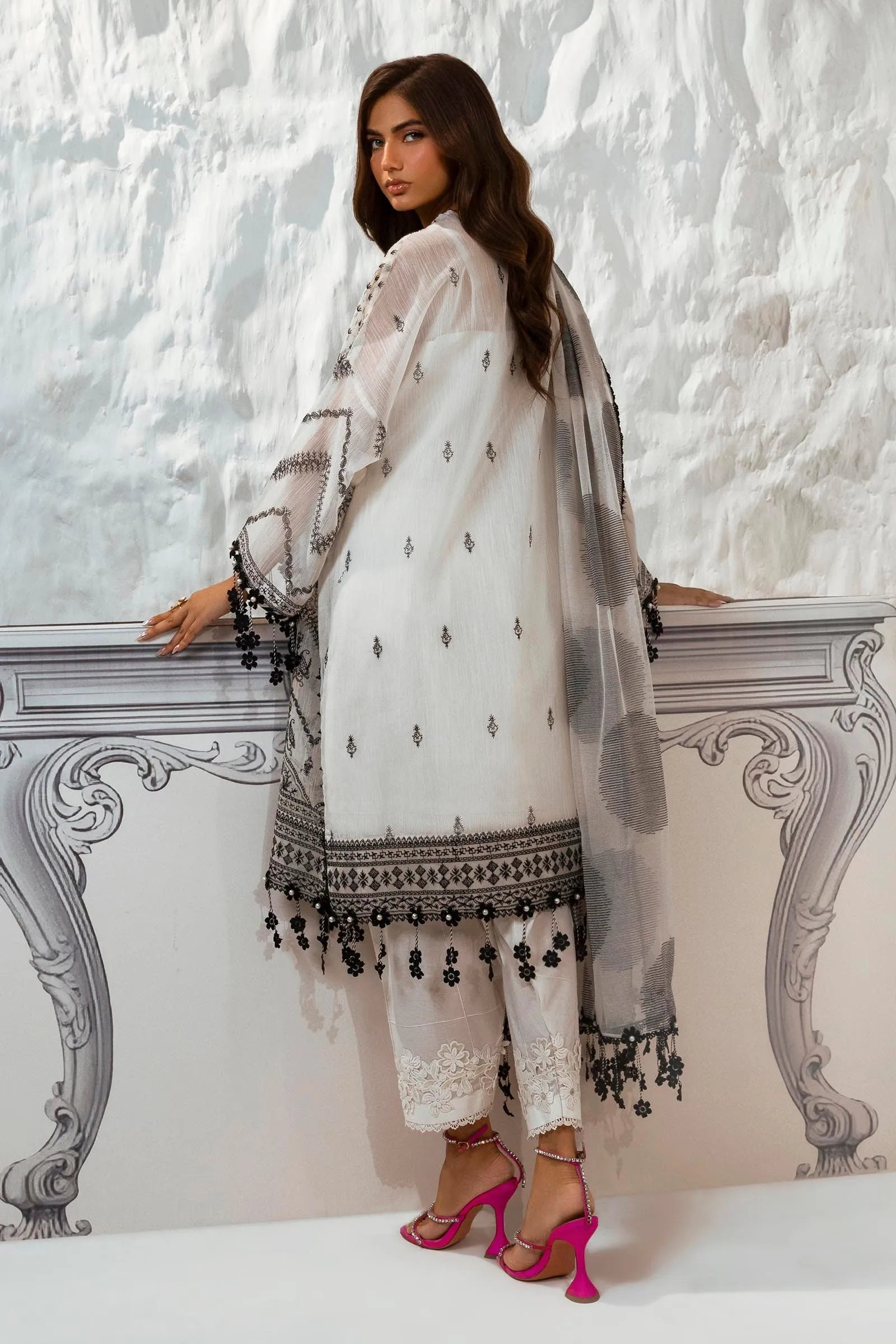 Sana Safinaz Muzlin Summer Lawn Collection Vol-II – M242-010B-CT